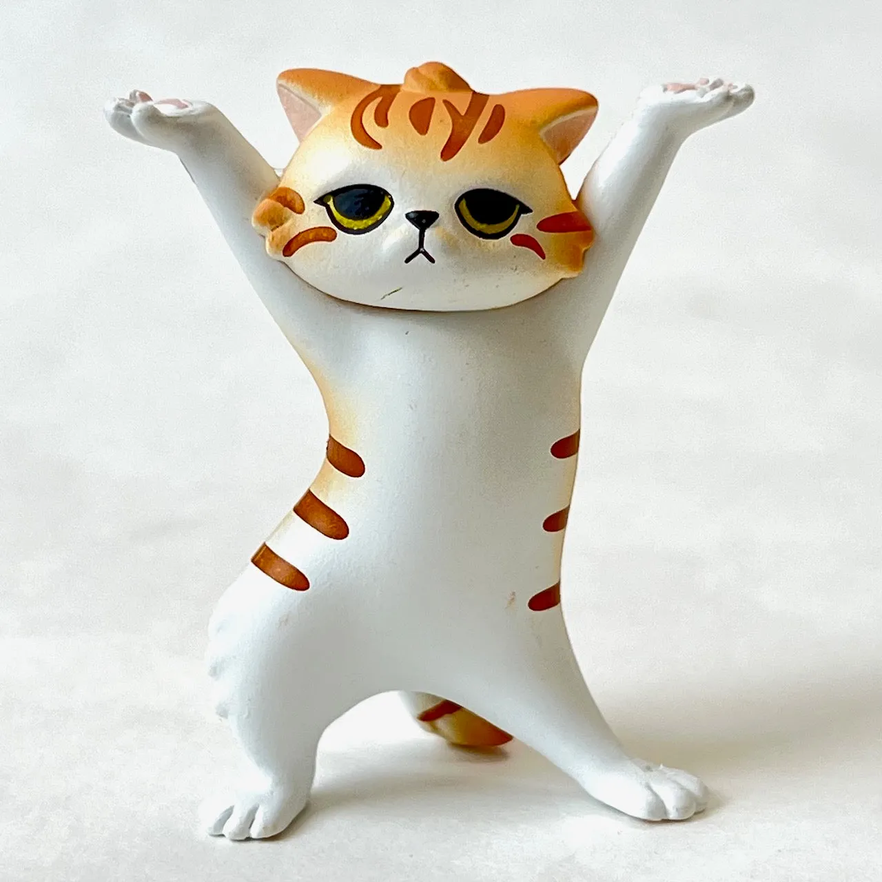 70235 Cat Pen Holder Figurine Capsule-6