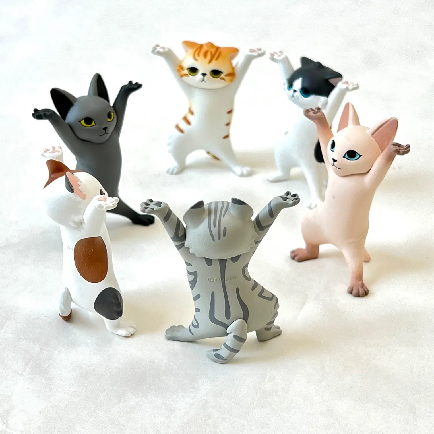 70235 Cat Pen Holder Figurine Capsule-6