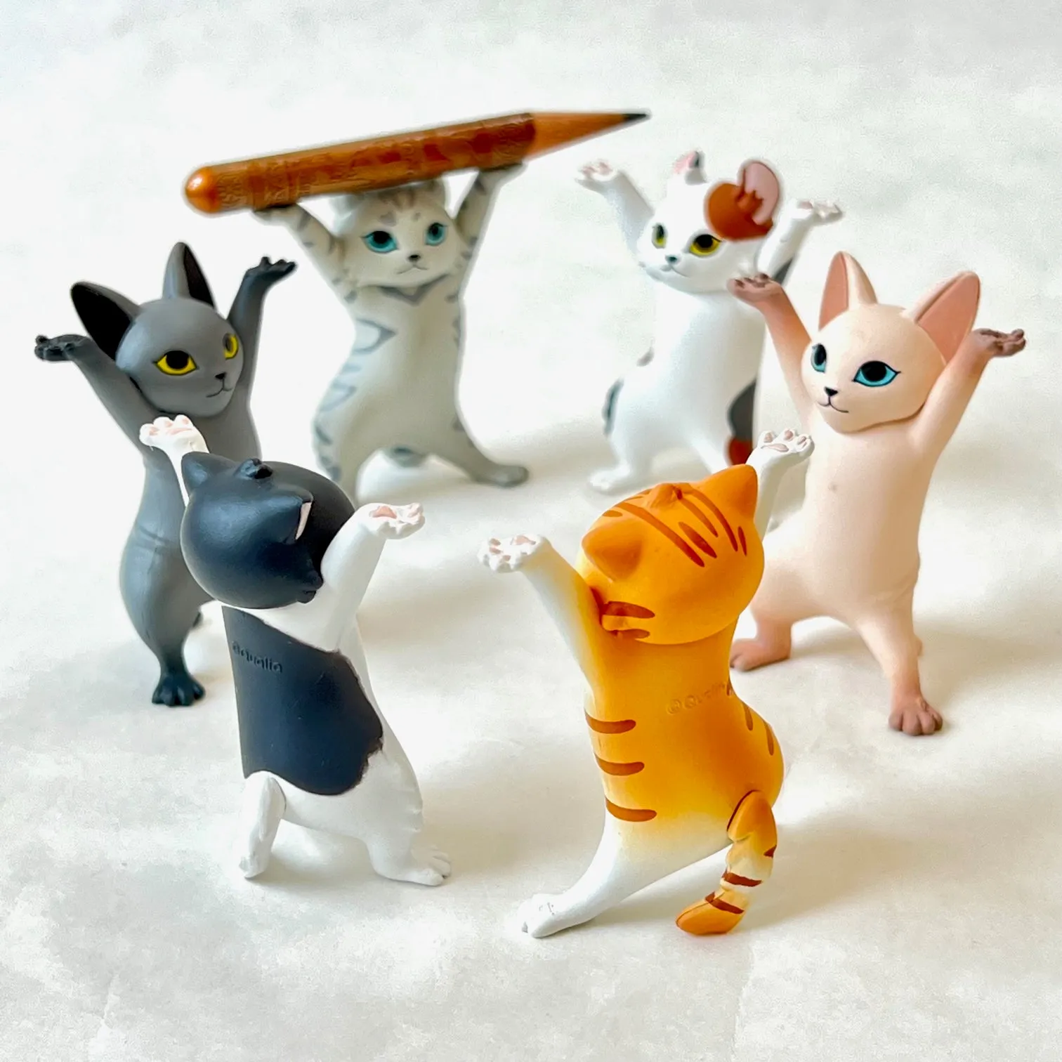 70235 Cat Pen Holder Figurine Capsule-6