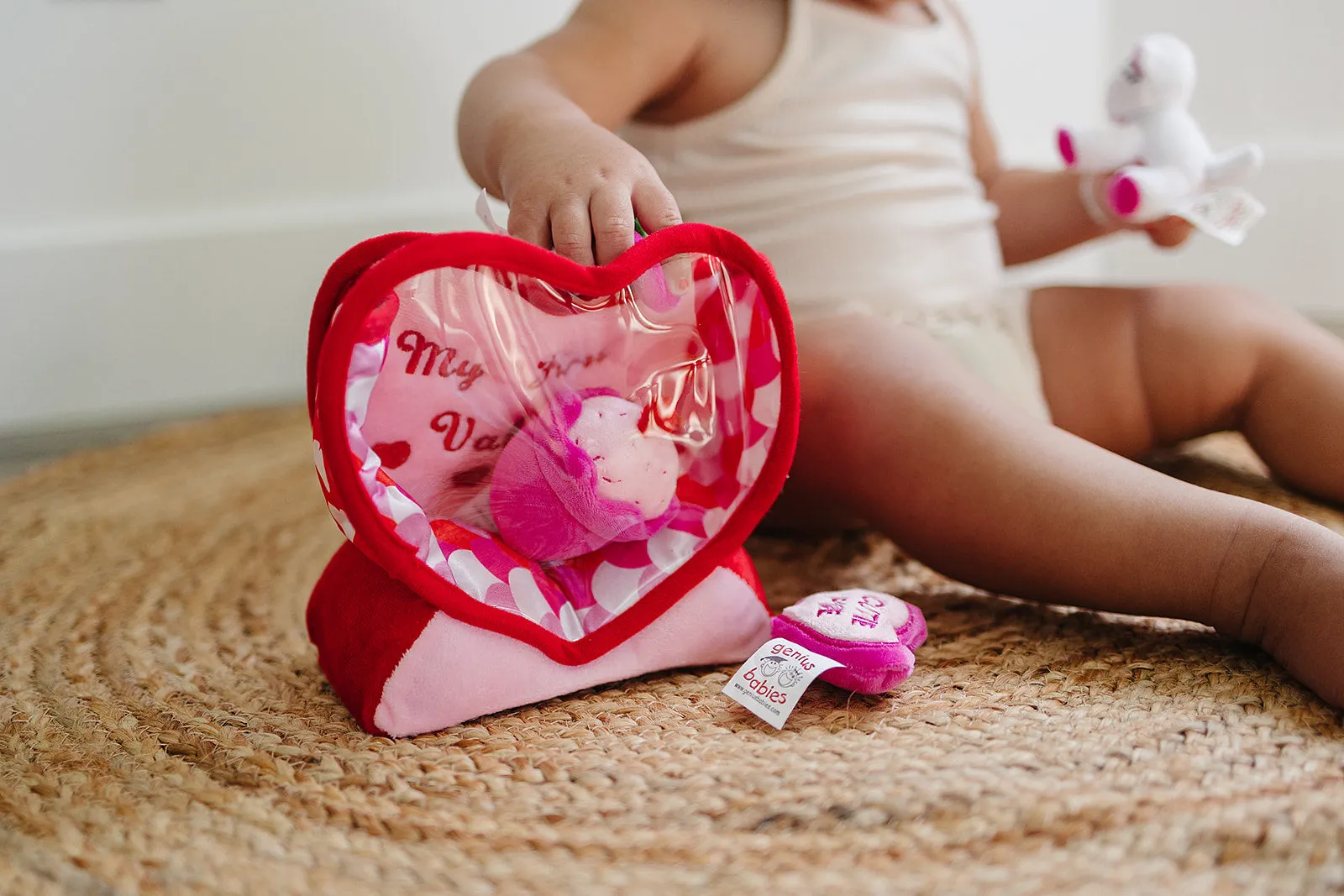 Valentine's Day Plush Fill & Spill Playset & Keepsake Gift  with 4 ct Mini Sensory Toys (Cat, Heart, Flower, Cupcake)