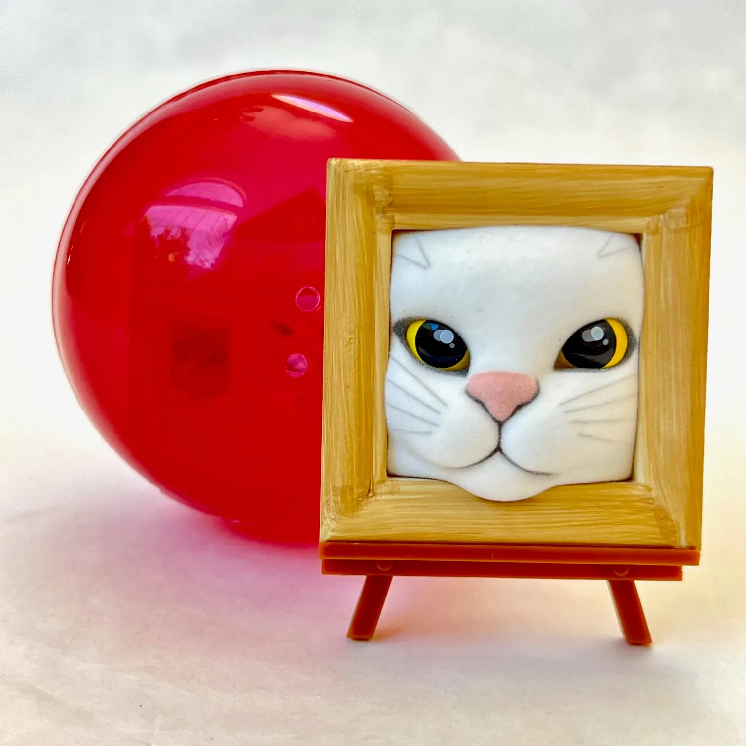 X 70245 Cat Frame Figurine Capsule-DISCONTINUED